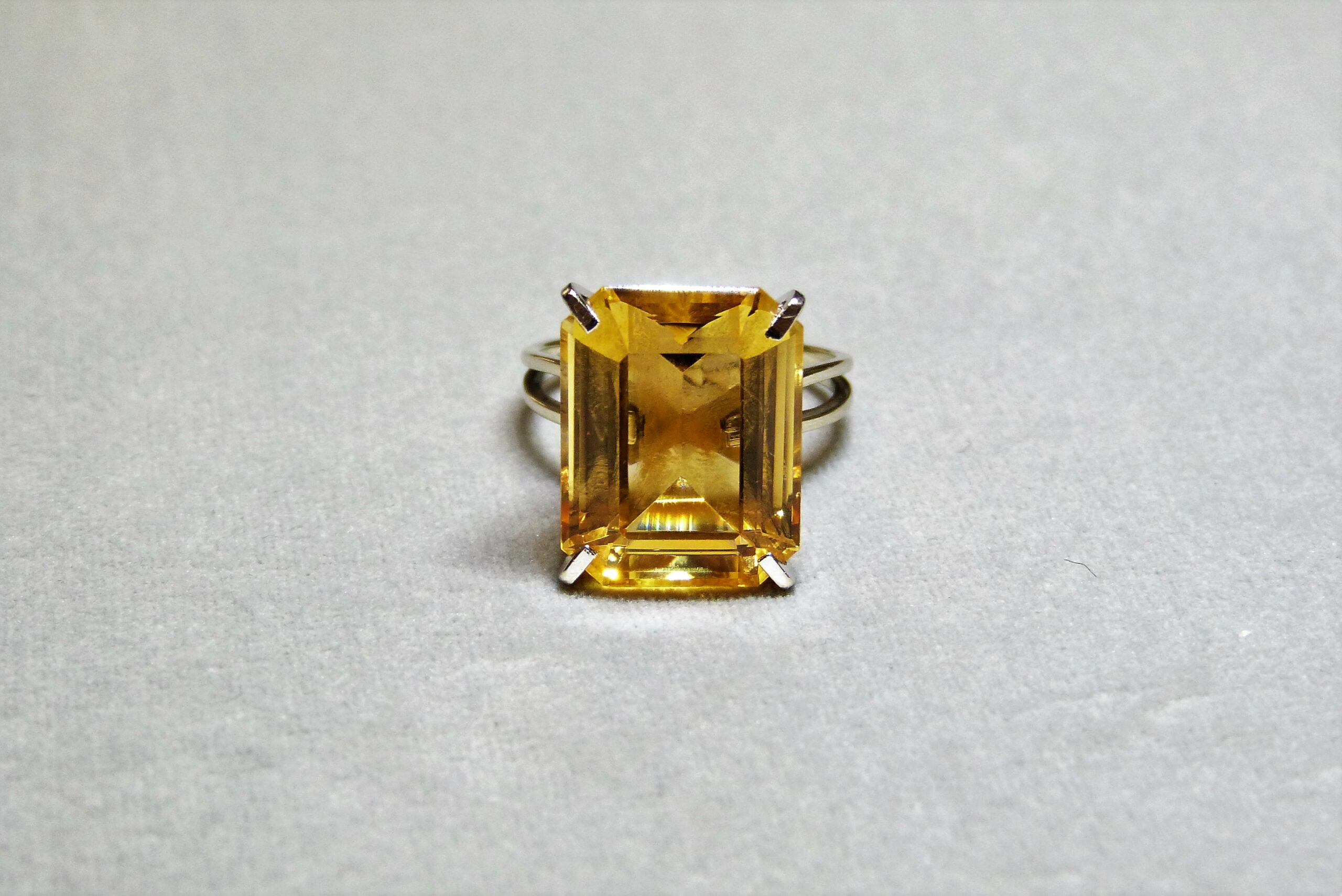 Bague or citrine Antiquit s Julie Schon Grandin
